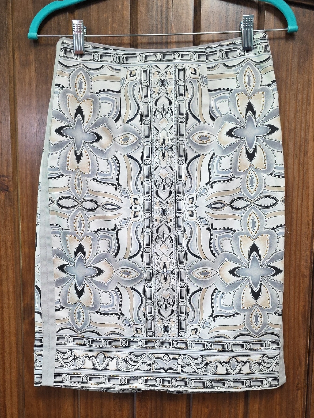White House Black Market studded floral pencil skirt - Size 0